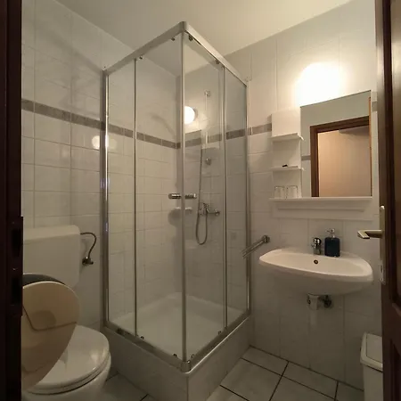 Korona Panzio 住宿加早餐酒店 Balatonberény