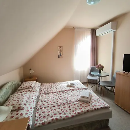 Korona étterem Panzió Nocleg ze śniadaniem Balatonberény