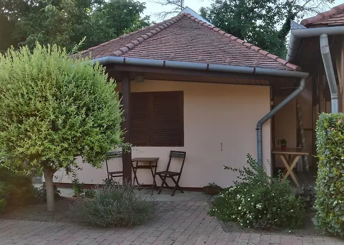 Korona Panzio Bed & Breakfast Balatonberény