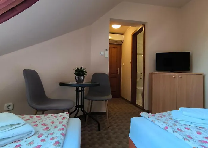 Korona Panzio Bed & Breakfast